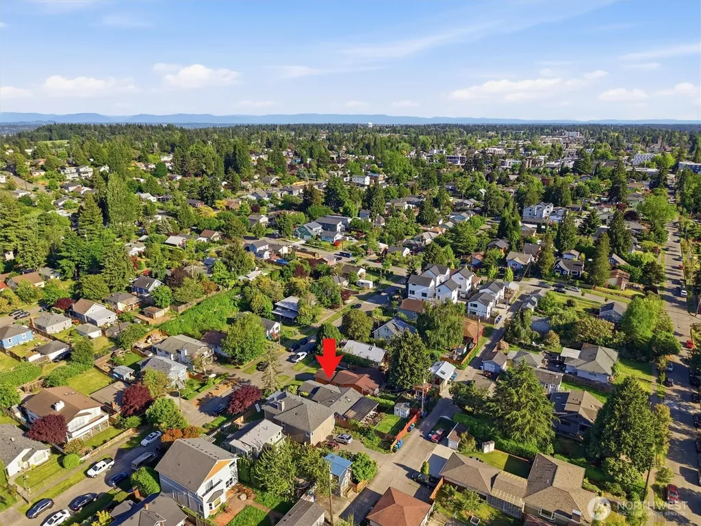 8425 18th Avenue SW Seattle WA 98106