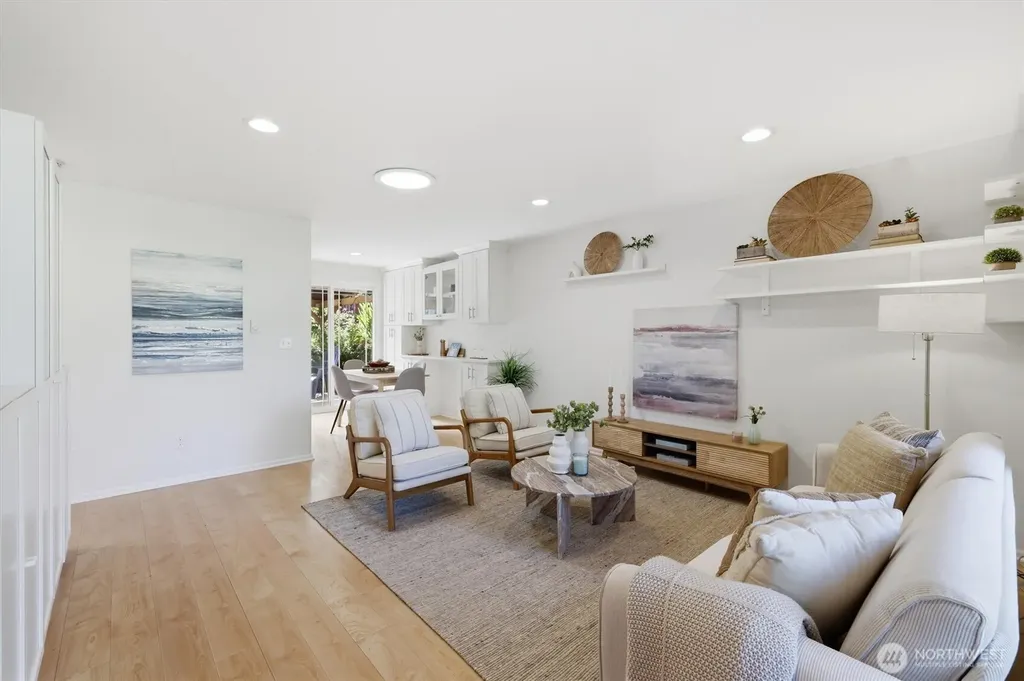 8425 18th Avenue SW Seattle WA 98106