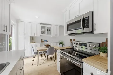 8425 18th Avenue SW Seattle WA 98106