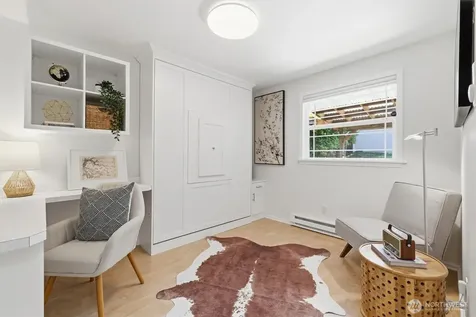 8425 18th Avenue SW Seattle WA 98106