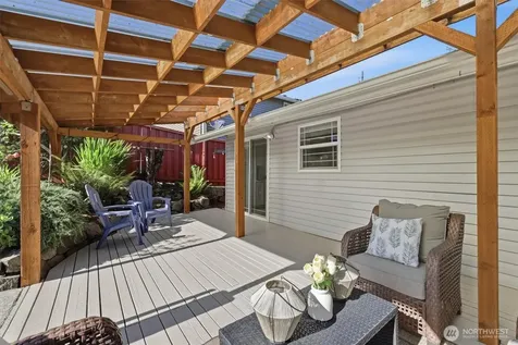 8425 18th Avenue SW Seattle WA 98106