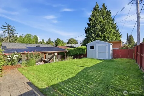8425 18th Avenue SW Seattle WA 98106