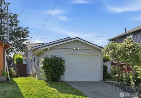 8425 18th Avenue SW Seattle WA 98106