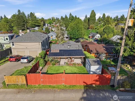 8425 18th Avenue SW Seattle WA 98106