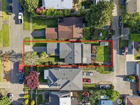 8425 18th Avenue SW Seattle WA 98106
