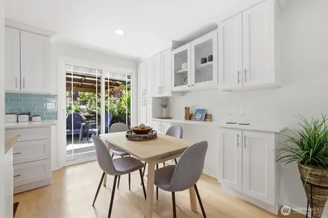 8425 18th Avenue SW Seattle WA 98106