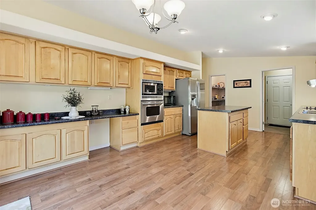 21804 SE 272nd Place Maple Valley WA 98038