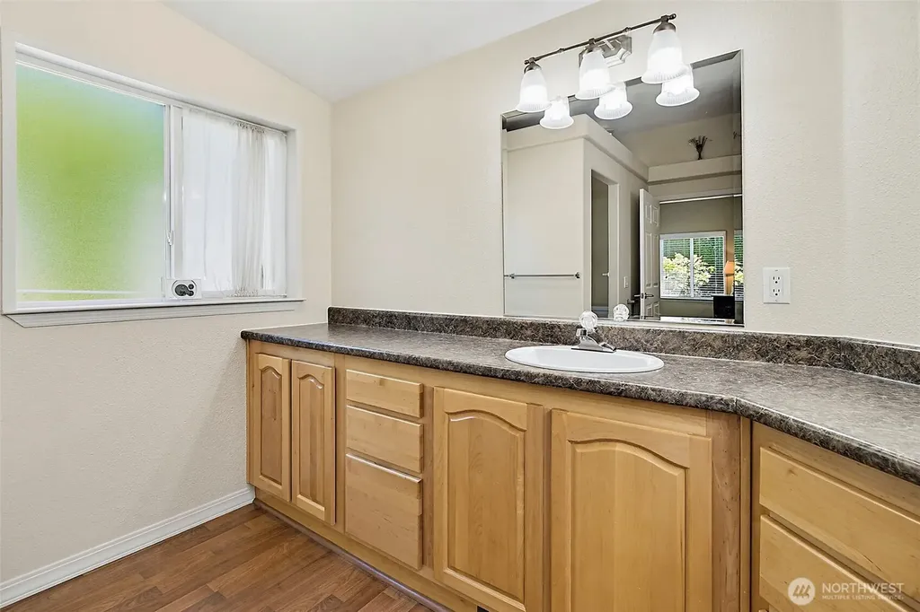 21804 SE 272nd Place Maple Valley WA 98038