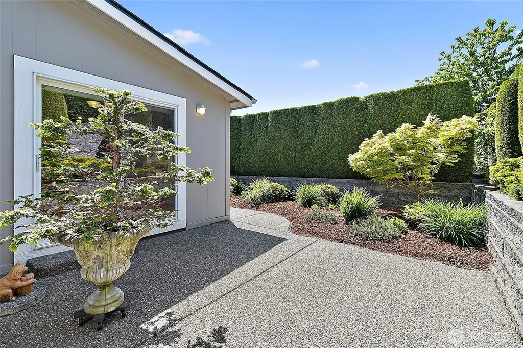 21804 SE 272nd Place Maple Valley WA 98038