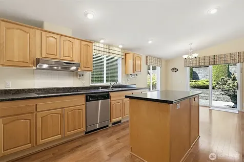 21804 SE 272nd Place Maple Valley WA 98038