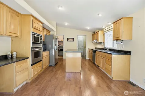 21804 SE 272nd Place Maple Valley WA 98038