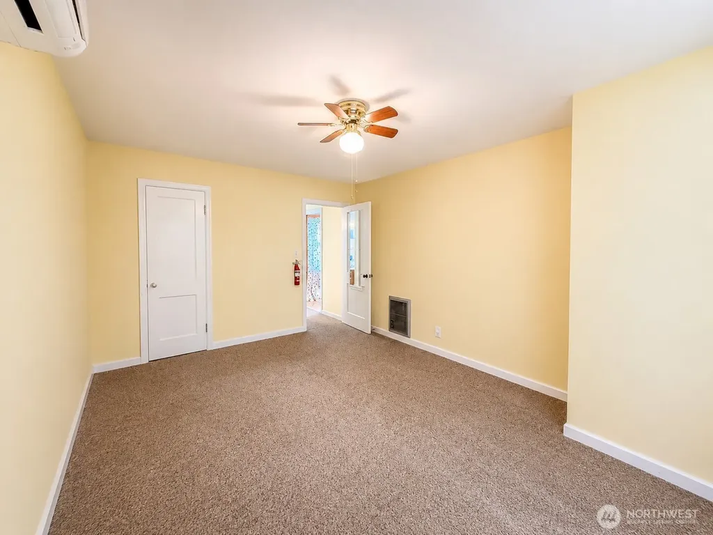566 25th Avenue Longview WA 98632