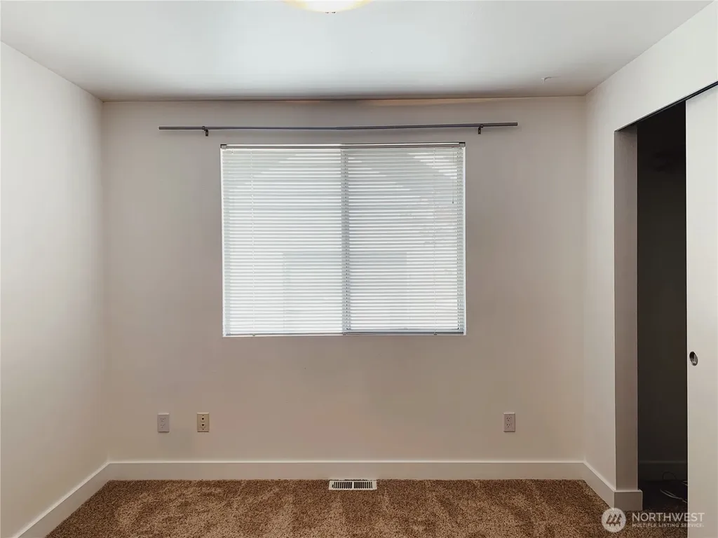 8022 118th Court NE Kirkland WA 98033