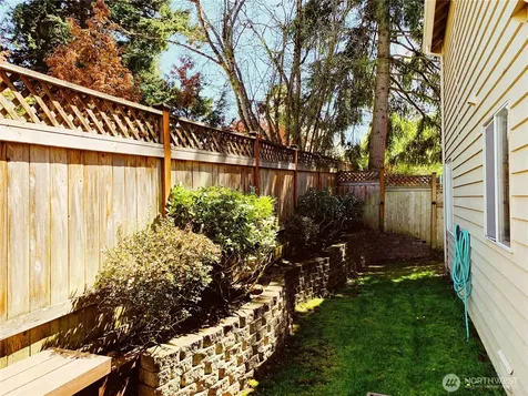 8022 118th Court NE Kirkland WA 98033