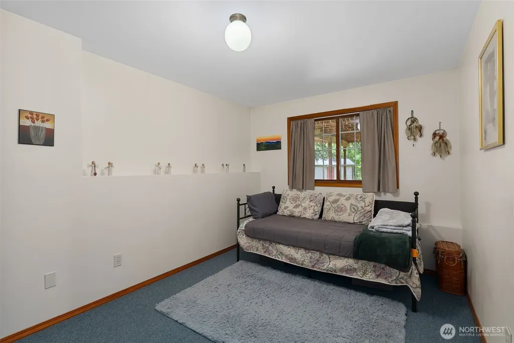 8711 Steamboat Island Road NW Olympia WA 98502