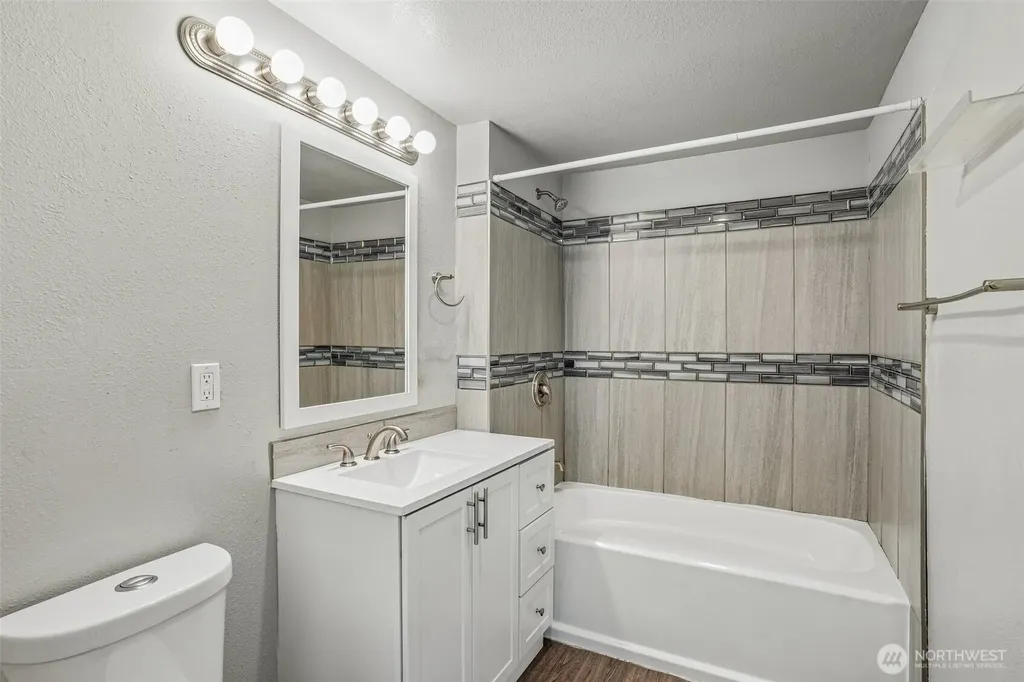 3319 E Grandview Avenue Tacoma WA 98404