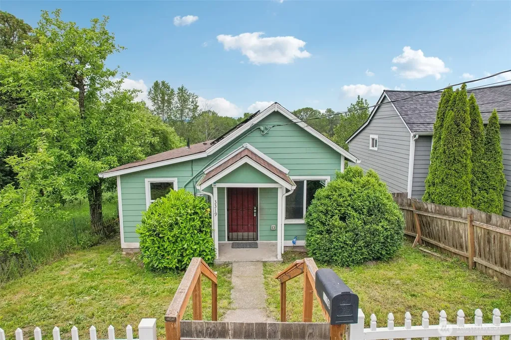 3319 E Grandview Avenue Tacoma WA 98404