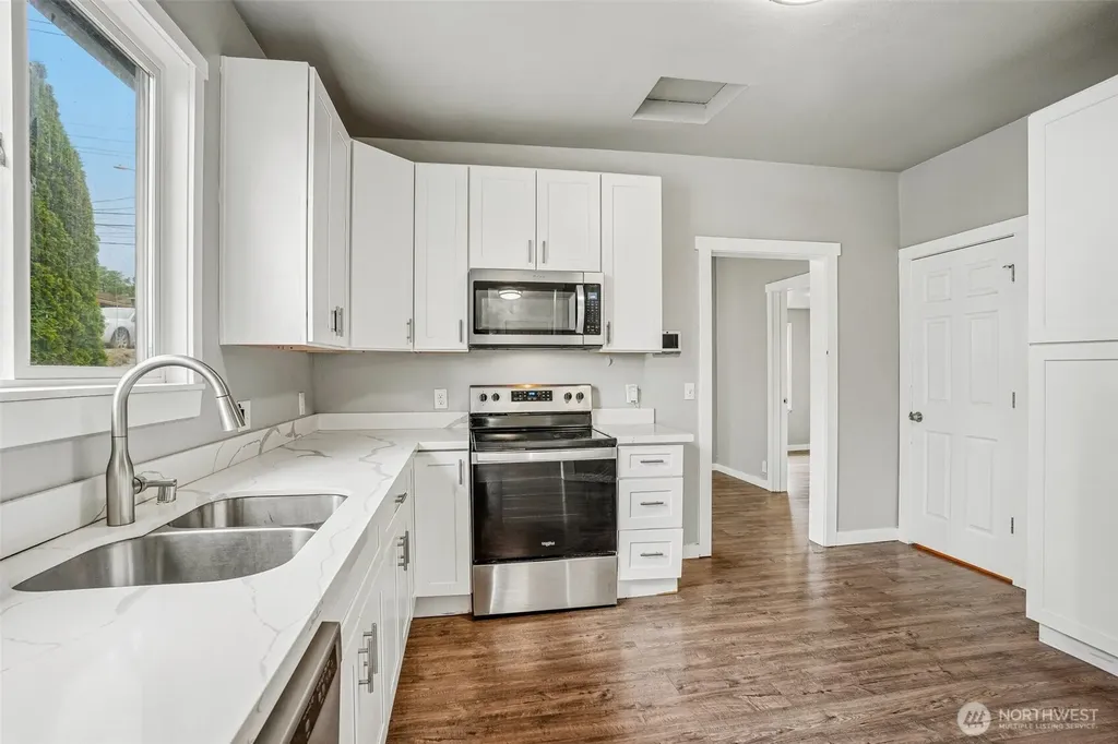 3319 E Grandview Avenue Tacoma WA 98404