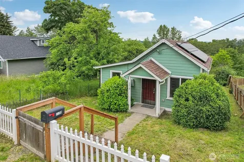3319 E Grandview Avenue Tacoma WA 98404