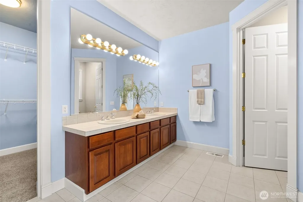 7841 Canterwood Drive SE Olympia WA 98513
