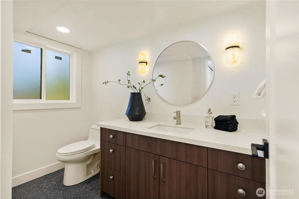 16142 SE 42nd Place Bellevue WA 98006