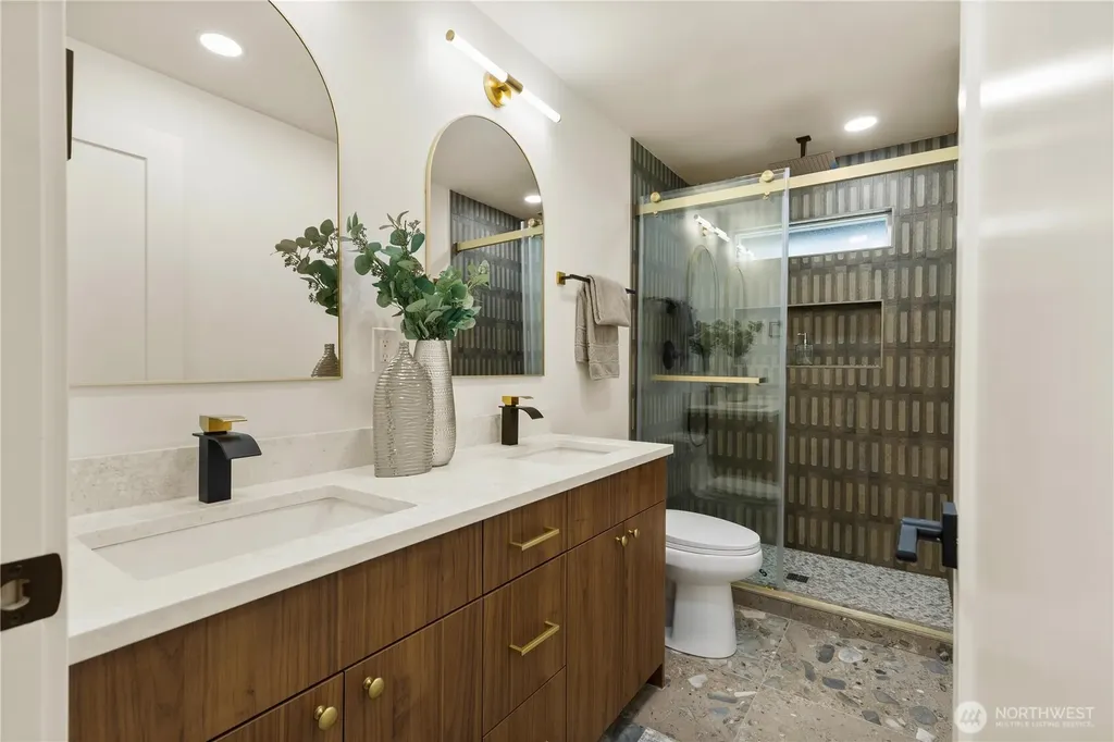 16142 SE 42nd Place Bellevue WA 98006