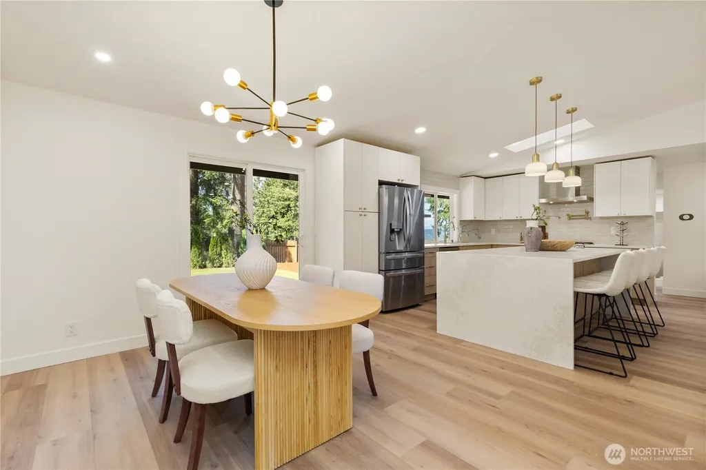 16142 SE 42nd Place Bellevue WA 98006