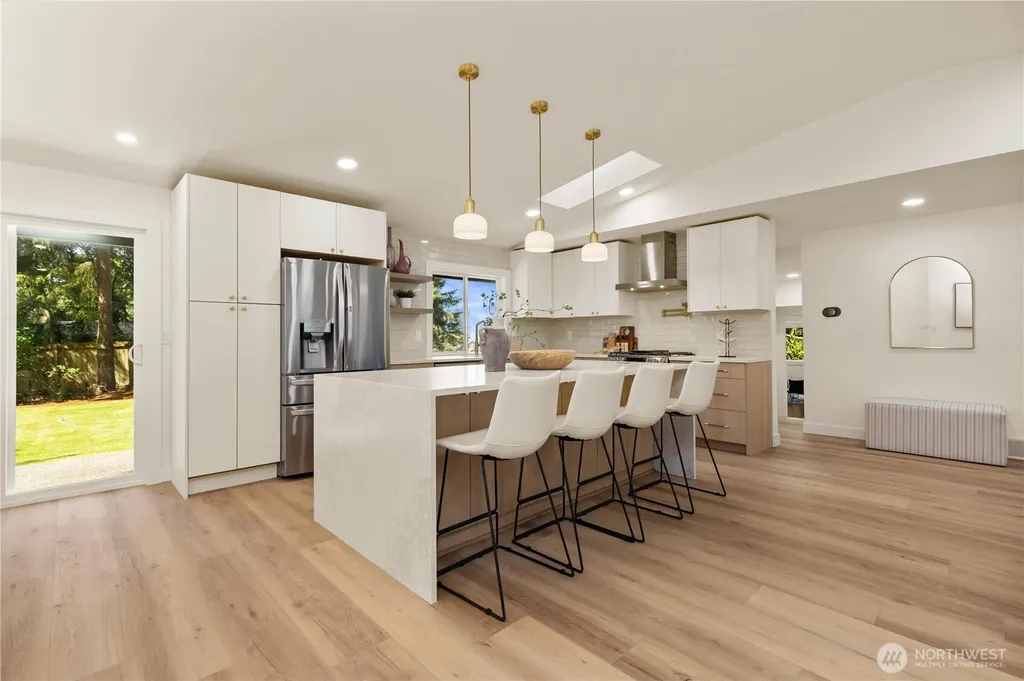 16142 SE 42nd Place Bellevue WA 98006