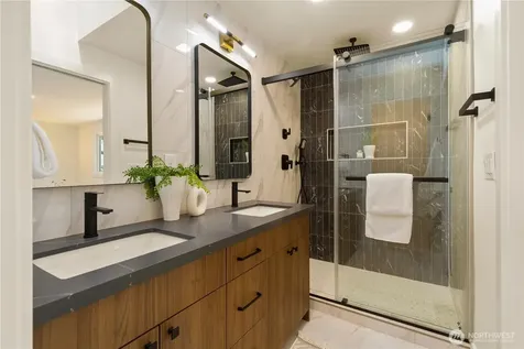 16142 SE 42nd Place Bellevue WA 98006