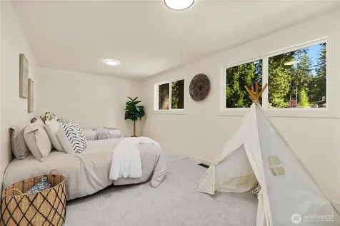 16142 SE 42nd Place Bellevue WA 98006
