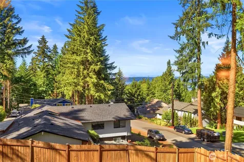 16142 SE 42nd Place Bellevue WA 98006