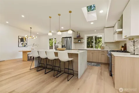 16142 SE 42nd Place Bellevue WA 98006