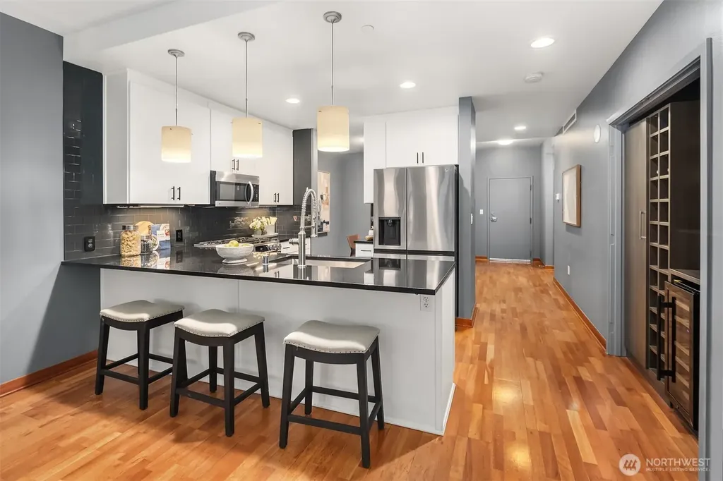 2716 Elliott Avenue Seattle WA 98121