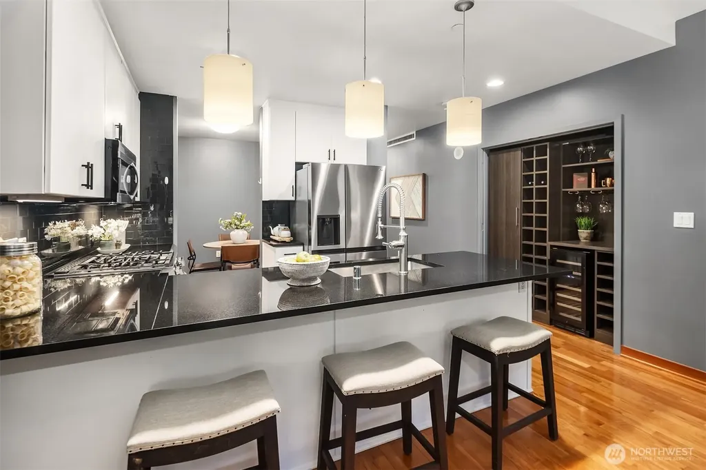 2716 Elliott Avenue Seattle WA 98121