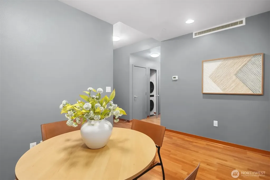 2716 Elliott Avenue Seattle WA 98121