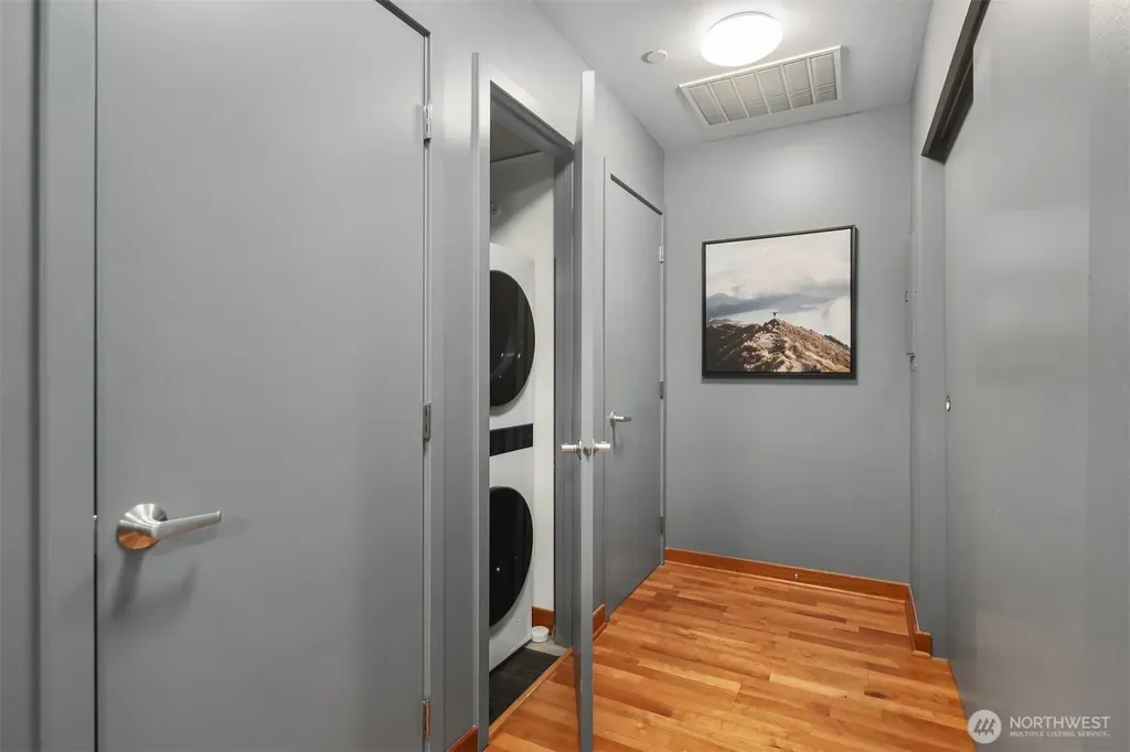 2716 Elliott Avenue Seattle WA 98121