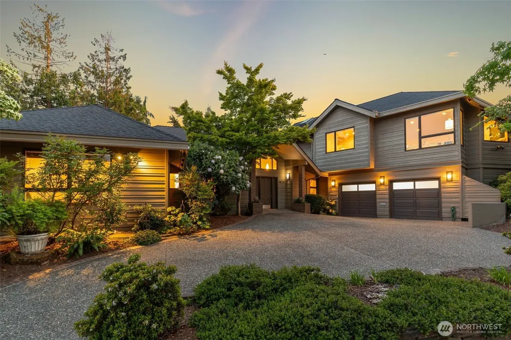 3815 E Mcgraw Street Seattle WA 98112