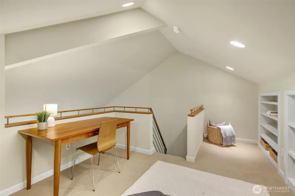 3815 E Mcgraw Street Seattle WA 98112