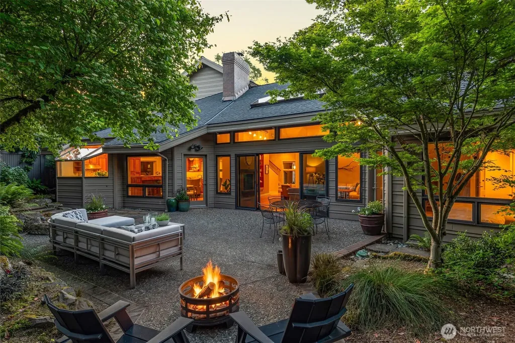 3815 E Mcgraw Street Seattle WA 98112