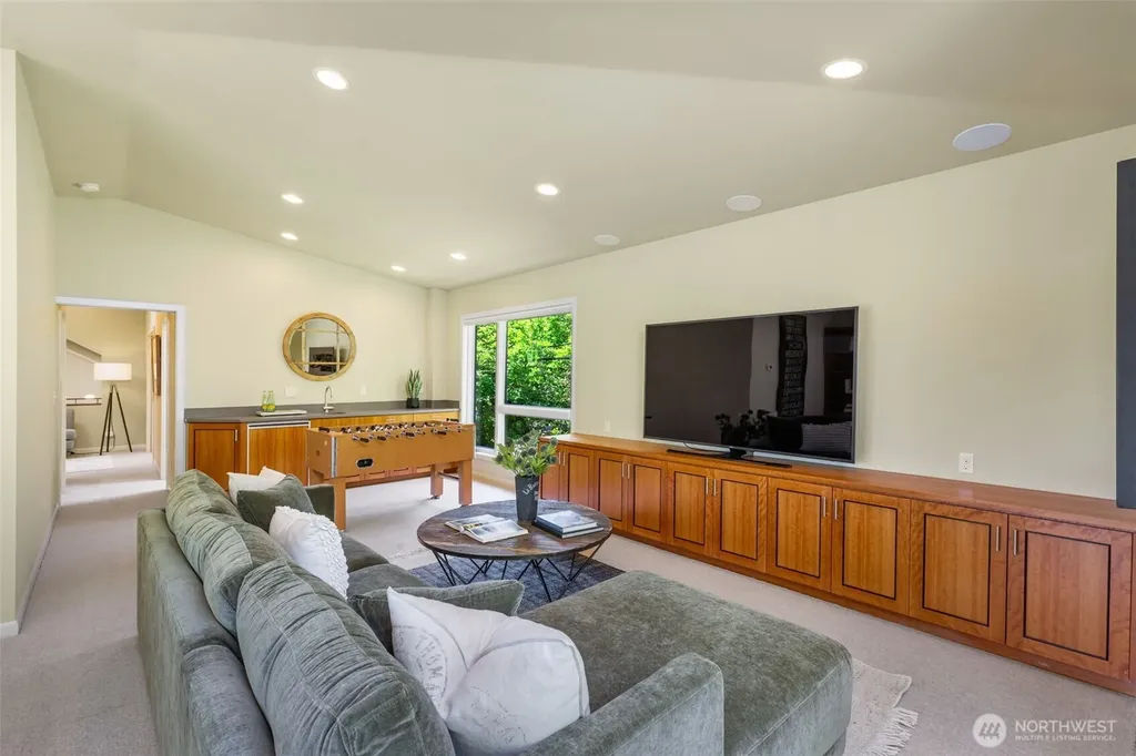 3815 E Mcgraw Street Seattle WA 98112