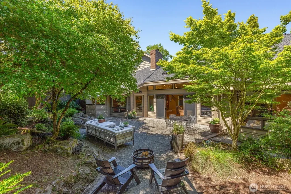 3815 E Mcgraw Street Seattle WA 98112