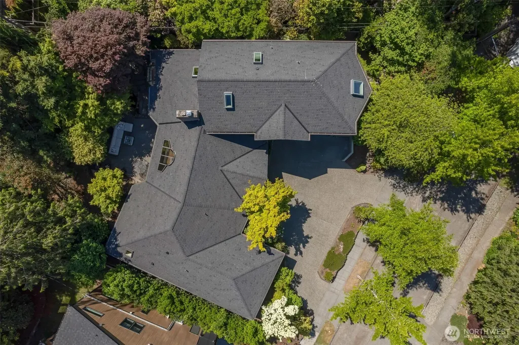 3815 E Mcgraw Street Seattle WA 98112