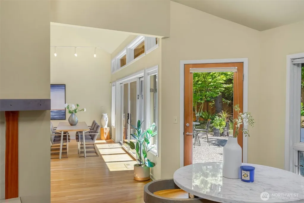 3815 E Mcgraw Street Seattle WA 98112