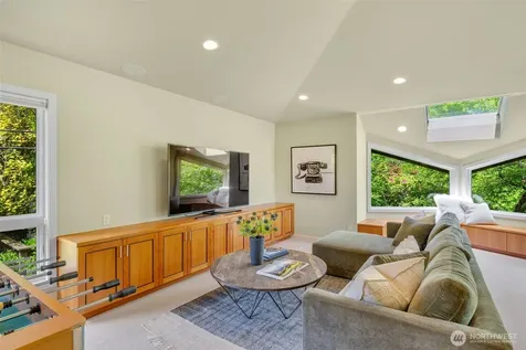 3815 E Mcgraw Street Seattle WA 98112
