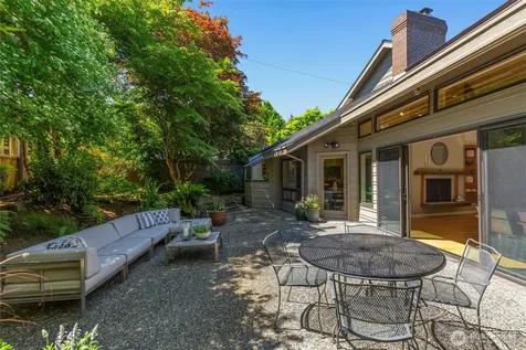 3815 E Mcgraw Street Seattle WA 98112