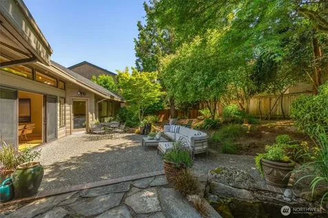 3815 E Mcgraw Street Seattle WA 98112