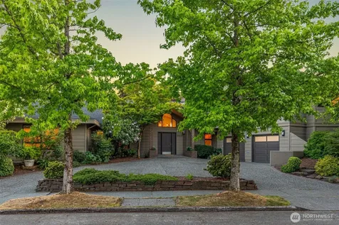 3815 E Mcgraw Street Seattle WA 98112