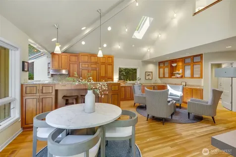 3815 E Mcgraw Street Seattle WA 98112