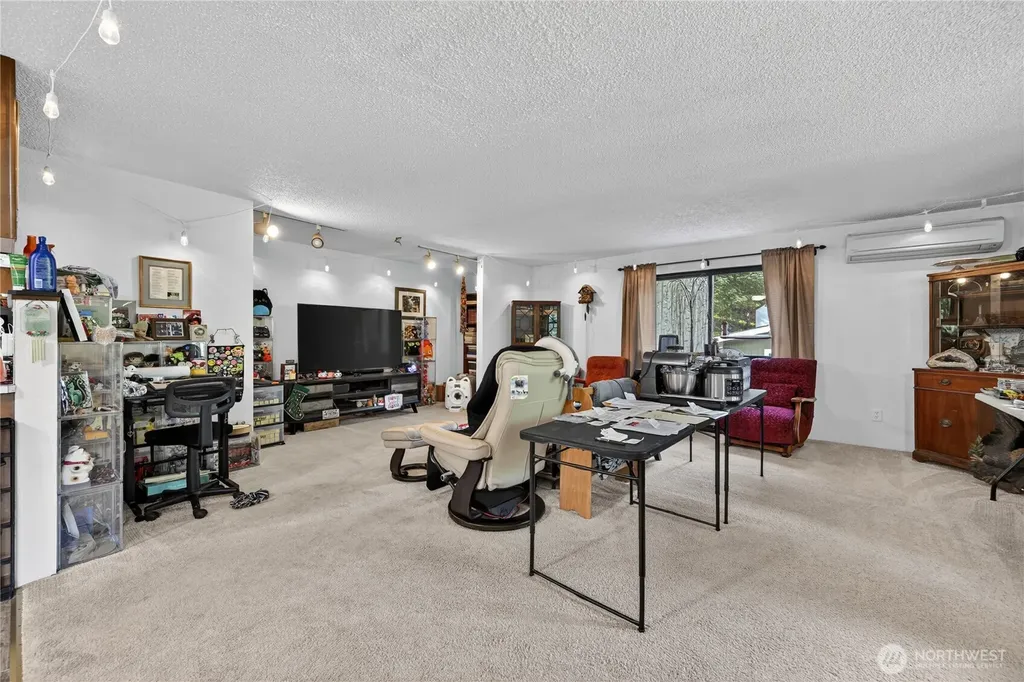 37135 2nd Avenue SW Federal Way WA 98023