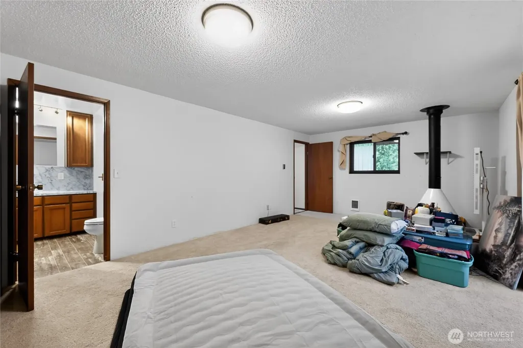37135 2nd Avenue SW Federal Way WA 98023